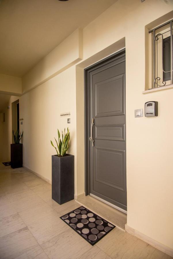 A & B Minimal Suite With Sea View In Argostoli Экстерьер фото