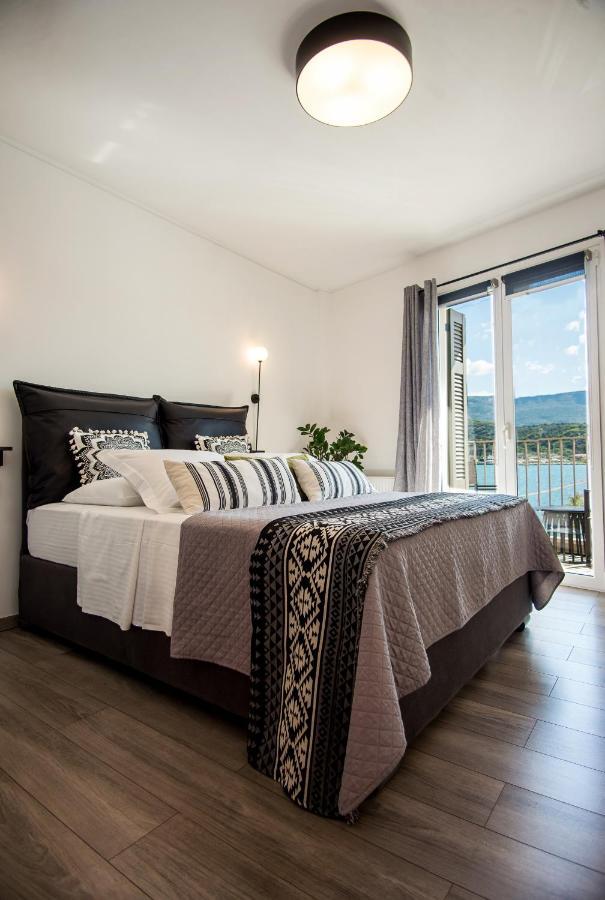 A & B Minimal Suite With Sea View In Argostoli Экстерьер фото