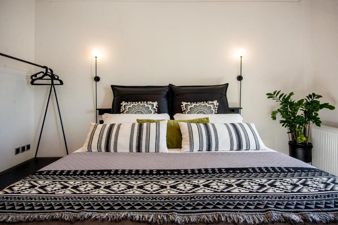 A & B Minimal Suite With Sea View In Argostoli Экстерьер фото