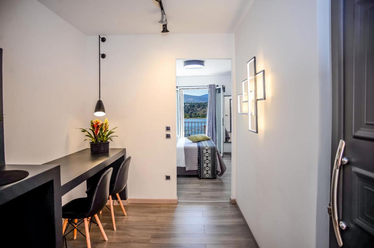 A & B Minimal Suite With Sea View In Argostoli Экстерьер фото