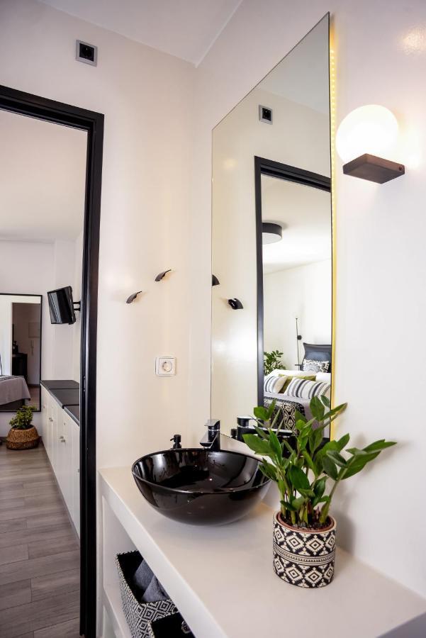 A & B Minimal Suite With Sea View In Argostoli Экстерьер фото
